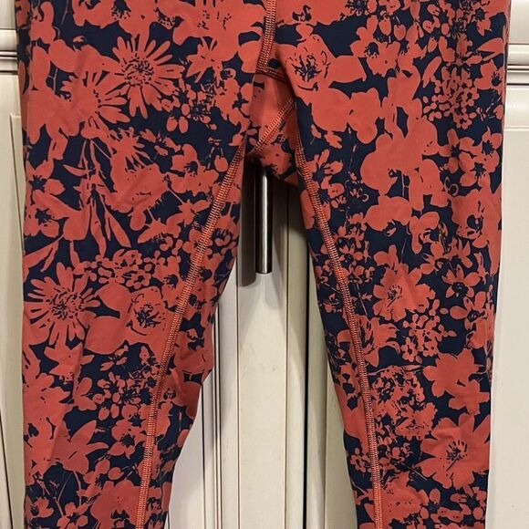 Lululemon All You Do Crop *19"
Efflorescent Dark Canyon Onyx Blue Sz 6 - Picture 9 of 10